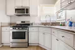 Full kitchen
